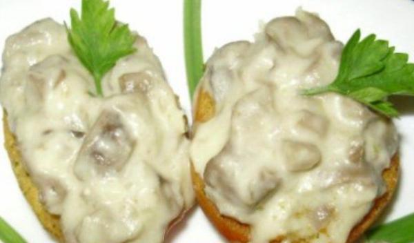 tartine-cu-ciuperci