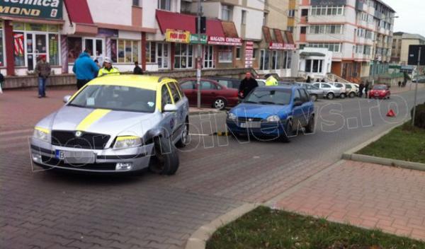 Accident pe Bulevardul Victoriei din Dorohoi_01