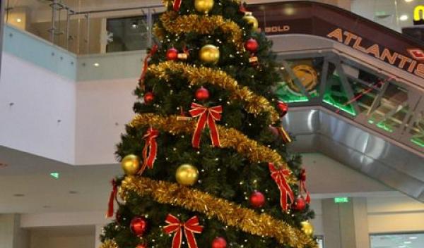 brad Uvertura Mall