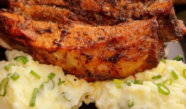 costite-de-porc-cu-piure-de-cartofi