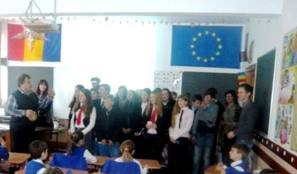 Manifestare spiritual, culturală organizată de elevi ai Şcolii Gimnaziale „Mihail Kogălniceanu”, Dor