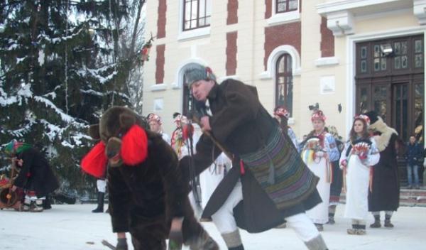 Dorohoi Parada Formațiilor de Datini și Obiceiuri