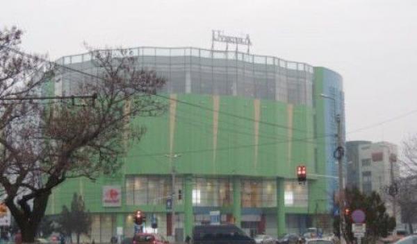 uvertura mall