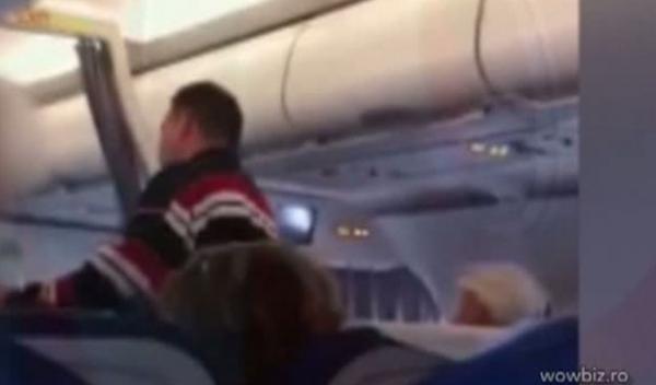 roman_agitat_in_avion