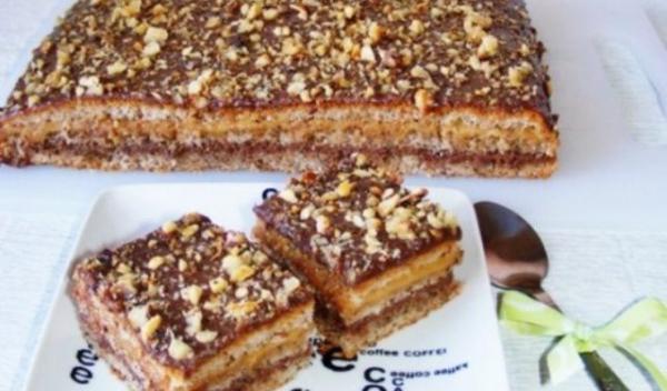 Prăjitură cu nucă și caramel