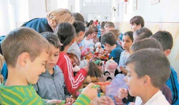 Elevii salută decizia parlamentarilor de a dubla alocația copiilor