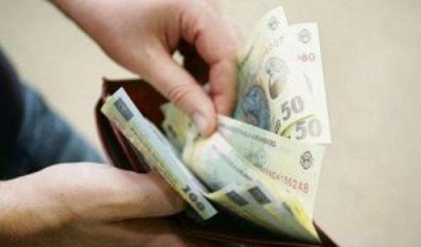 Angajaţii CJ Botoşani şi ai instituţiilor subordonate vor beneficia, din august, de salarii majorate