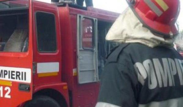 Echipaj din cadrul Detaşamentului de Pompieri Dorohoi a intervenit la stingerea a trei incendii!
