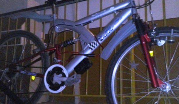 bicicleta furata din bloc