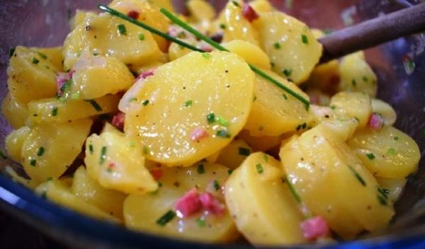 Salată-de-cartofi