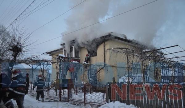Incendiu la o casa de pe strada George Enescu din Dorohoi_02