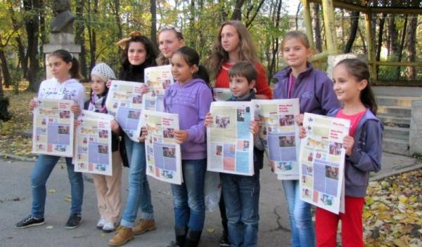 BUZZ - Ziarul tuturor copiilor din Botosani - 1 AN de aparitii lunare (0)