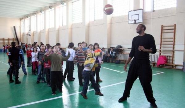 Consiliul Naţional al Elevilor susţine introducerea mai multor ore de sport în programa școlară a el