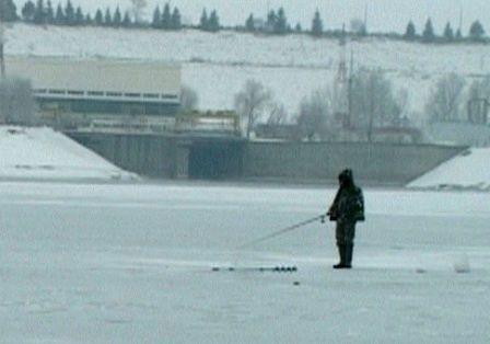 dosar penal pentru pescuit ilegal pe pod de gheaţă Stanca