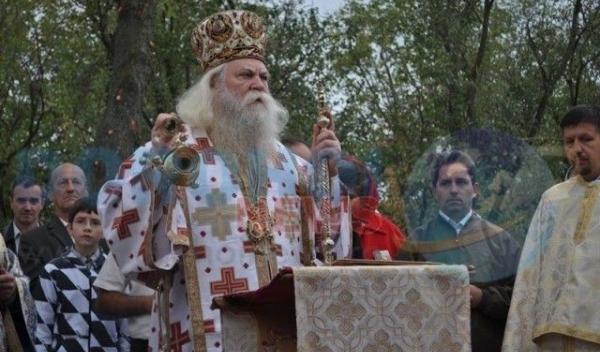 Preasfințitul Părinte Episcop Calinic Botoșăneanul va oficia slujba Învierii la Dorohoi. Vezi detali