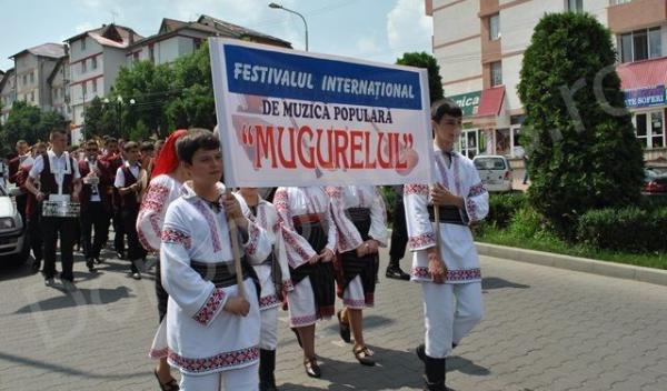 Parada Festivalului International Mugurelul Dorohoi