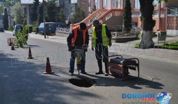 Cratere aparute in asfalt in Dorohoi_05